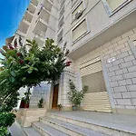 Shkreli Private Entrance Duplex Apartment , Partial Sea View, 3 Min From The Beach Appartamento