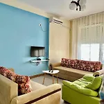 Shkreli Private Entrance Duplex Apartment , Partial Sea View, 3 Min From The Beach 公寓