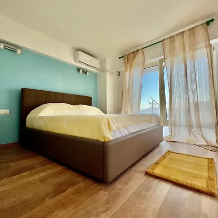 Appartement Shkreli Private Entrance Duplex , Partial Sea View, 3 Min From The Sarandë
