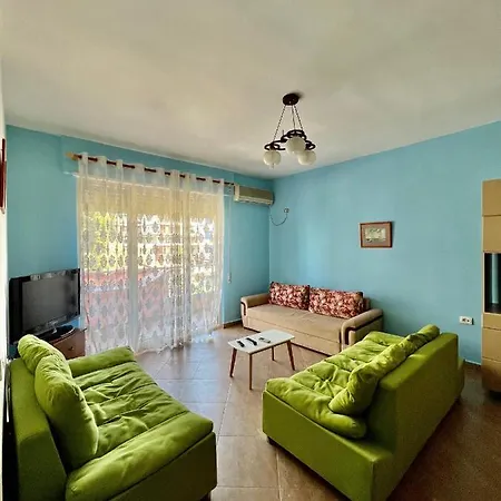 Shkreli Private Entrance Duplex Apartment , Partial Sea View, 3 Min From The Beach شقة ساراندا