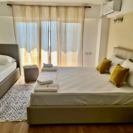 شقة Shkreli Private Entrance Duplex Apartment , Partial Sea View, 3 Min From The Beach