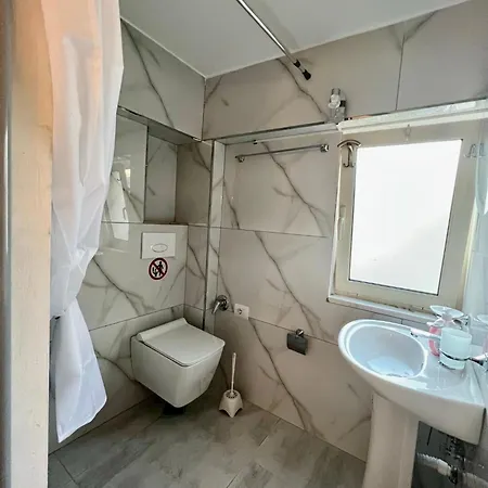 Shkreli Private Entrance Duplex , Partial Sea View, 3 Min From The *
