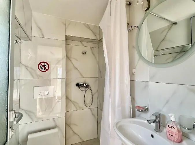 Apartament Shkreli *